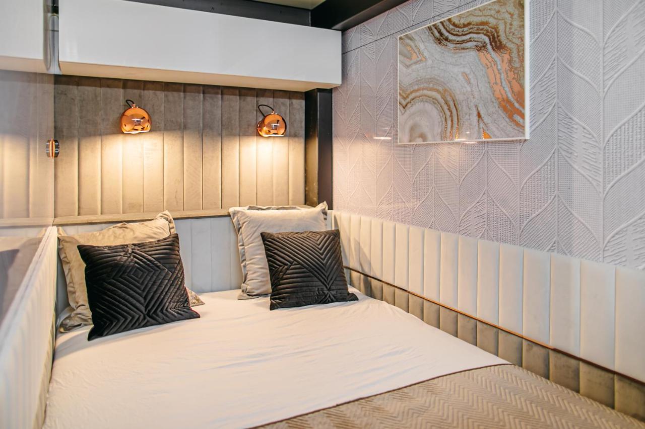 Grand Ht Houseboats - Domki Na Wodzie - Sauna, Jacuzzi, Kominek Mielno  Ngoại thất bức ảnh