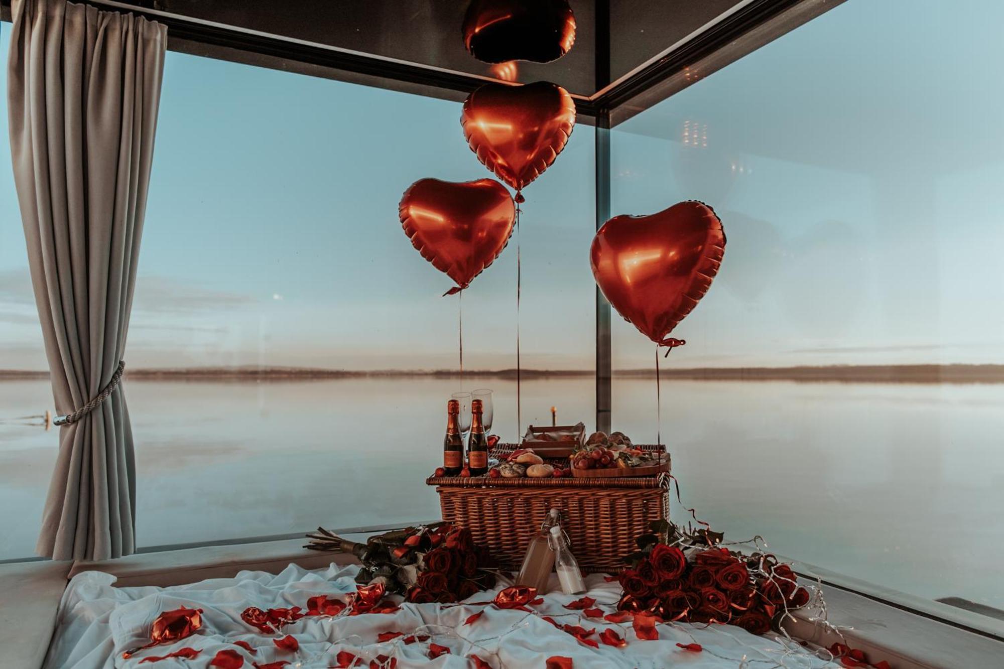 Grand Ht Houseboats - Domki Na Wodzie - Sauna, Jacuzzi, Kominek Mielno  Ngoại thất bức ảnh