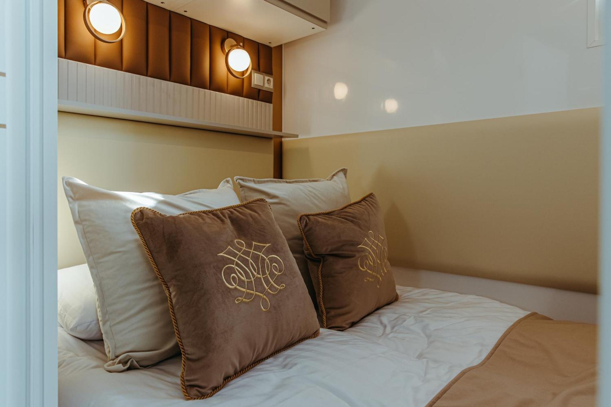 Grand Ht Houseboats - Domki Na Wodzie - Sauna, Jacuzzi, Kominek Mielno  Phòng bức ảnh