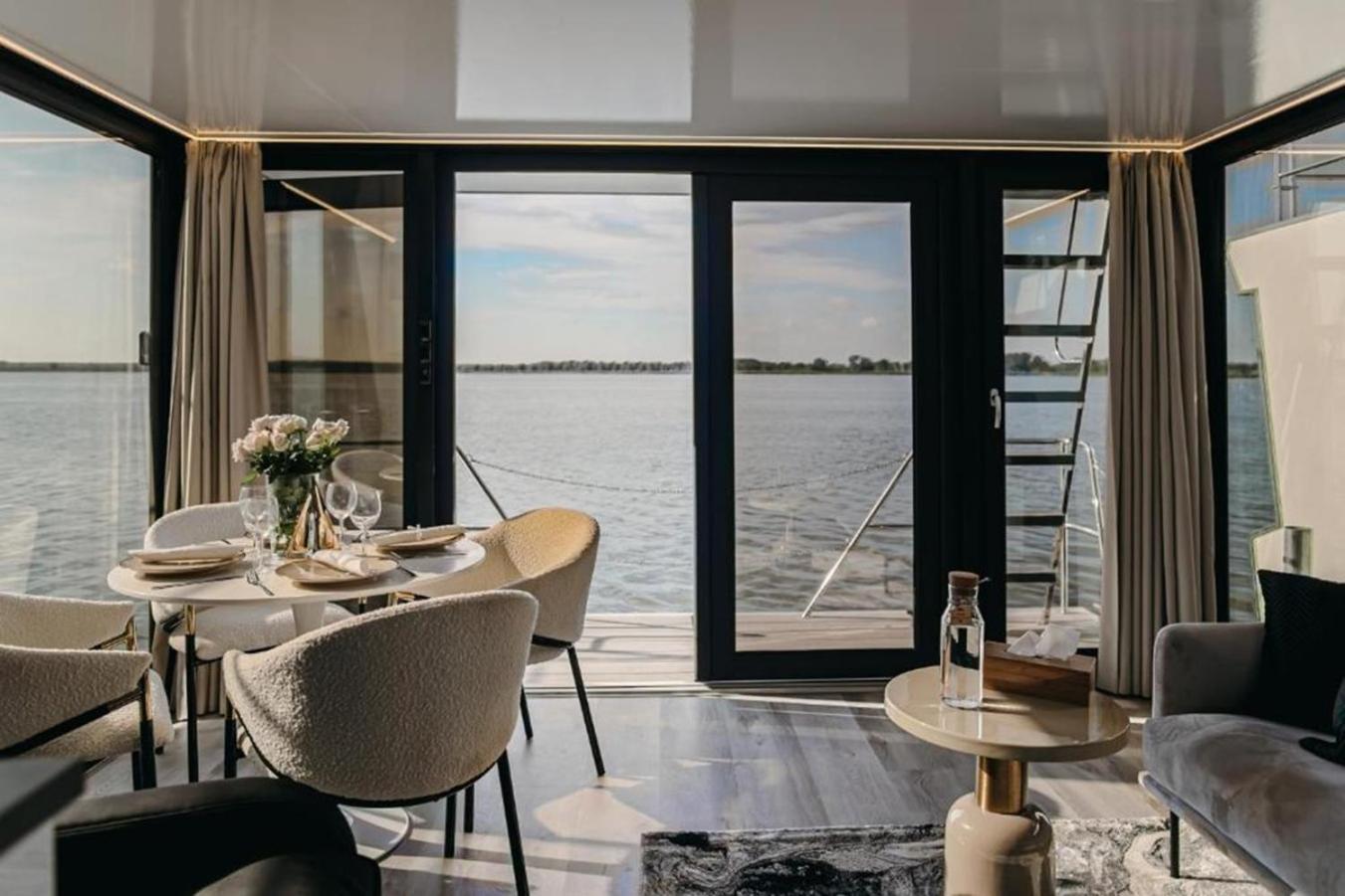 Grand Ht Houseboats - Domki Na Wodzie - Sauna, Jacuzzi, Kominek Mielno  Ngoại thất bức ảnh
